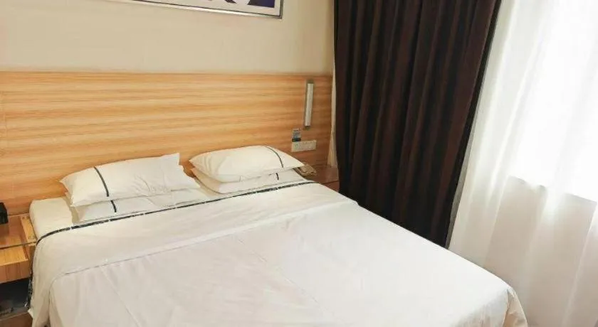 Bed in City Comfort Inn Wuhan Guanggu Textile University