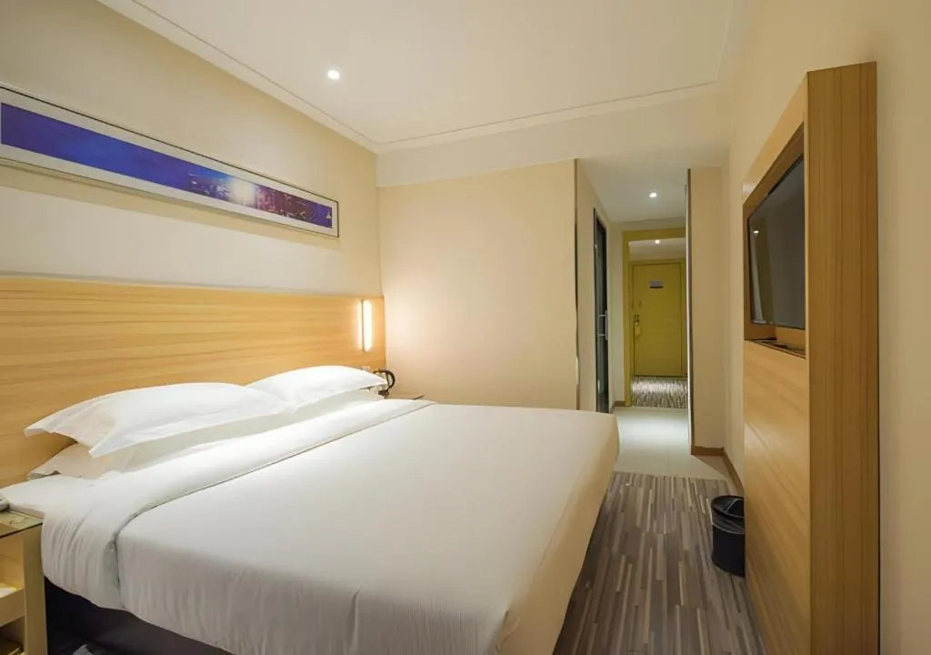 Bed in City Comfort Inn Wuhan Guanggu Textile University