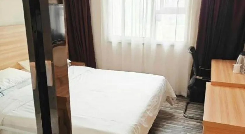 Bed in City Comfort Inn Wuhan Guanggu Textile University