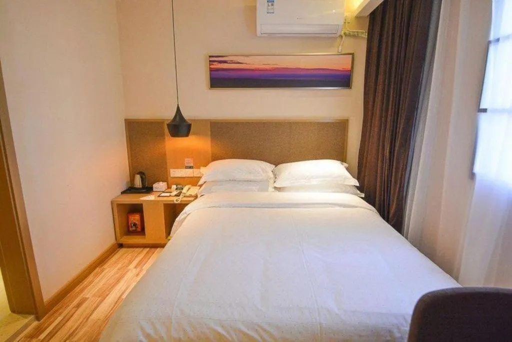 Bed in City Comfort Inn Wuhan Jianghan Road Liuduqiao Metro Station