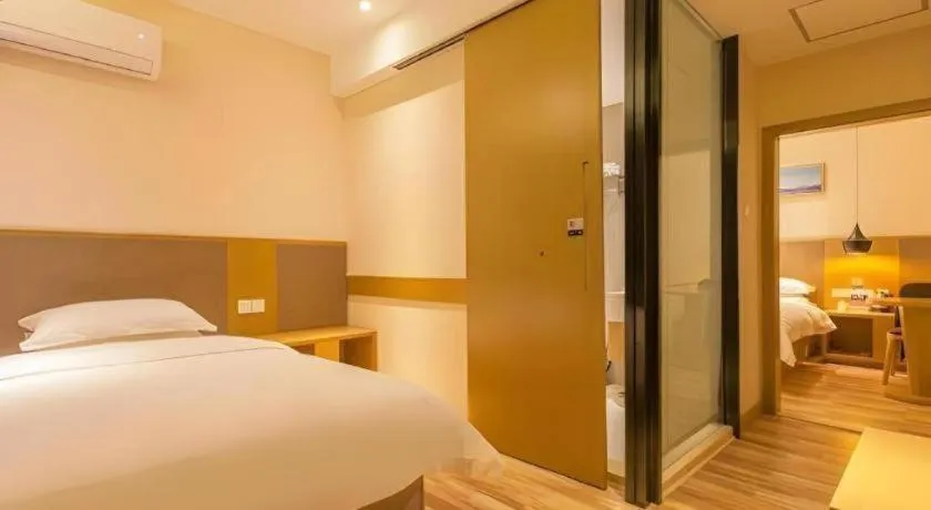 Bed in City Comfort Inn Wuhan Jianghan Road Liuduqiao Metro Station