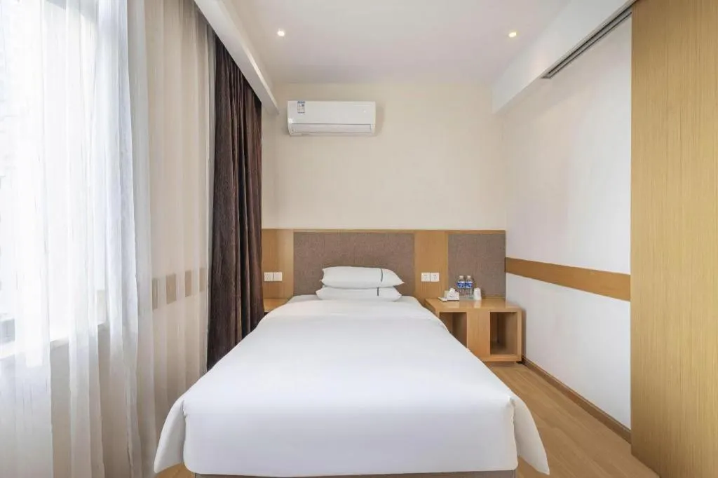 Bed in City Comfort Inn Wuhan Jianghan Road Liuduqiao Metro Station