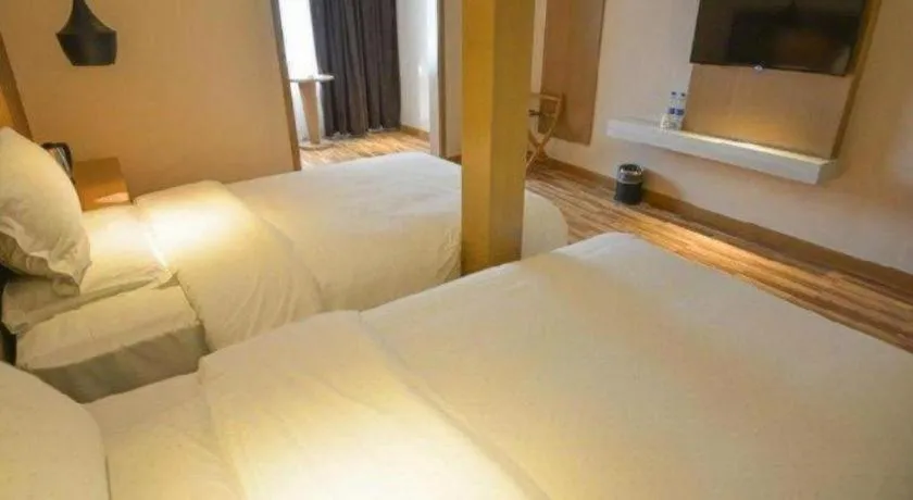 Bed in City Comfort Inn Wuhan Jianghan Road Liuduqiao Metro Station