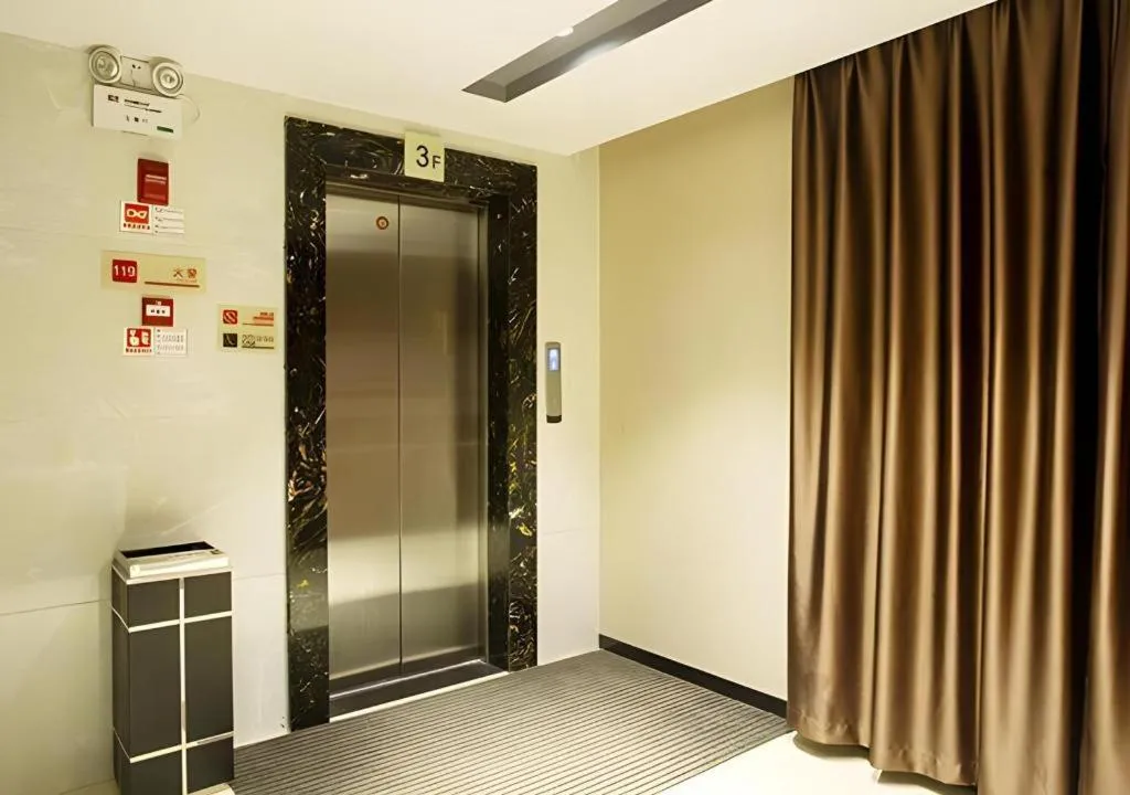 Jtour Inn Huanggang Wuxue City Square