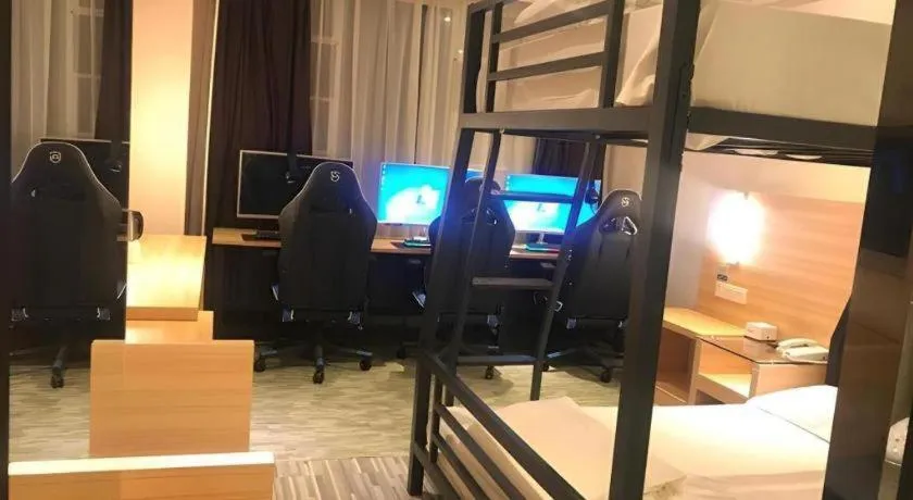 Bed in City Comfort Inn Wuhan Panlongcheng Baishang Shopping Center