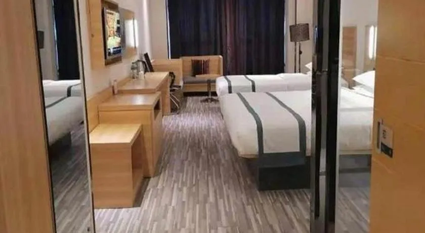 Bed in City Comfort Inn Wuhan Sports Center Sanjiaohu Metro Station