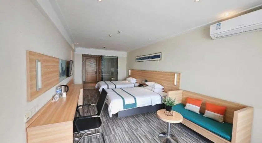 Bed in City Comfort Inn Wuhan Sports Center Sanjiaohu Metro Station