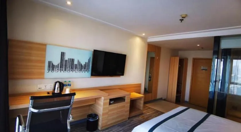 Bed in City Comfort Inn Wuhan Sports Center Sanjiaohu Metro Station