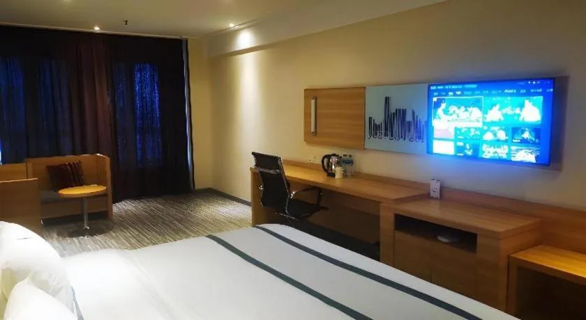 Bed in City Comfort Inn Wuhan Sports Center Sanjiaohu Metro Station