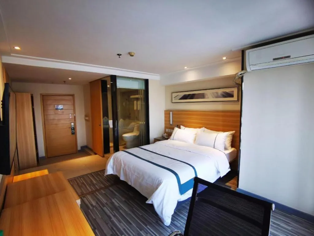 Bed in City Comfort Inn Wuhan Sports Center Sanjiaohu Metro Station