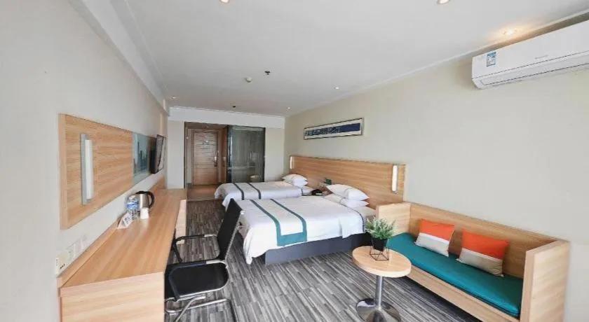 Bed in City Comfort Inn Wuhan Sports Center Sanjiaohu Metro Station