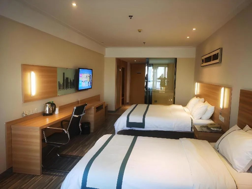 Bed in City Comfort Inn Wuhan Sports Center Sanjiaohu Metro Station