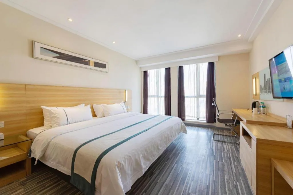 Bed in City Comfort Inn Wuhan Sports Center Sanjiaohu Metro Station