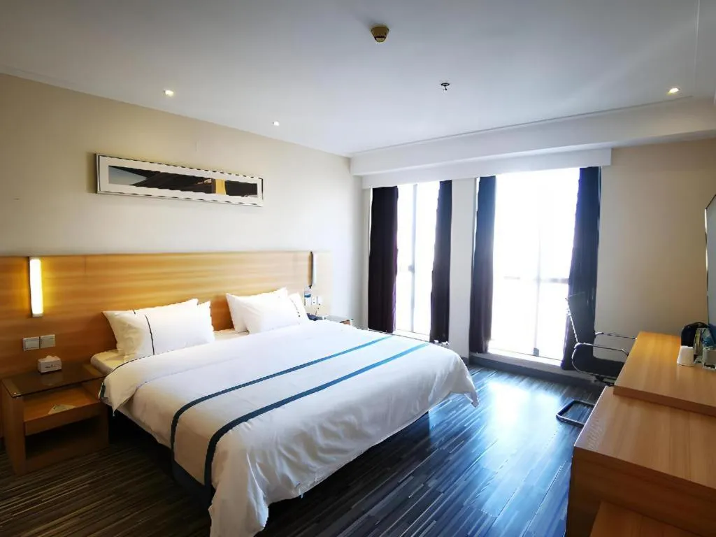 Bed in City Comfort Inn Wuhan Sports Center Sanjiaohu Metro Station