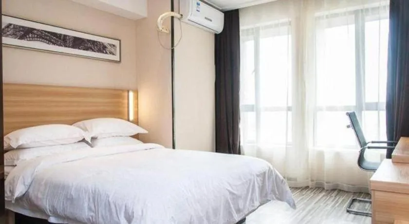 Bed in City Comfort Inn Wuhan Sports Center Sanjiaohu Metro Station