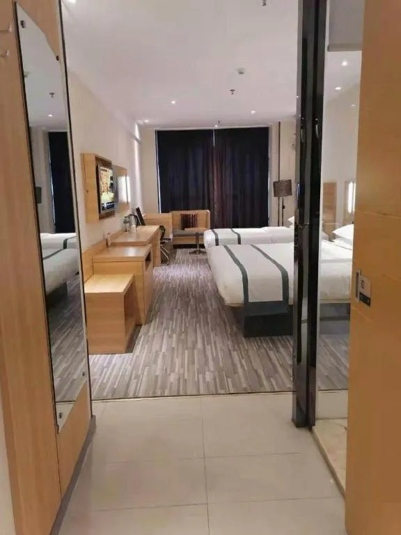 Bed in City Comfort Inn Wuhan Sports Center Sanjiaohu Metro Station