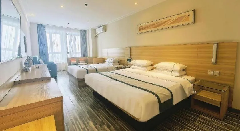 Bed in City Comfort Inn Wuhan Sports Center Sanjiaohu Metro Station