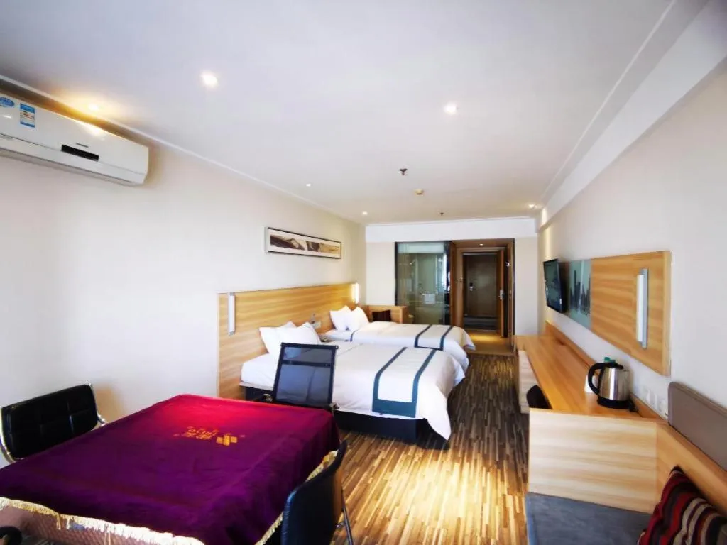 Bed in City Comfort Inn Wuhan Sports Center Sanjiaohu Metro Station