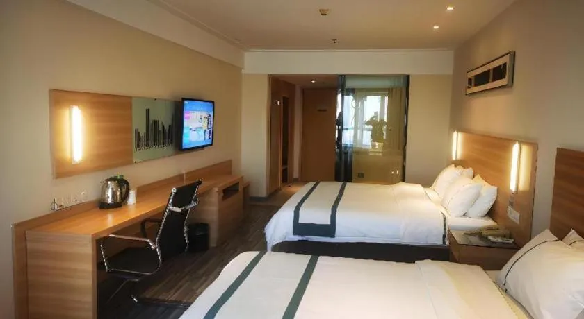 Bed in City Comfort Inn Wuhan Sports Center Sanjiaohu Metro Station