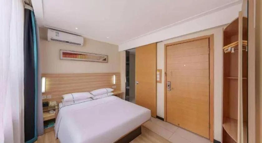 Bed in City Comfort Inn Wuhan Dream Times Jiedaokou