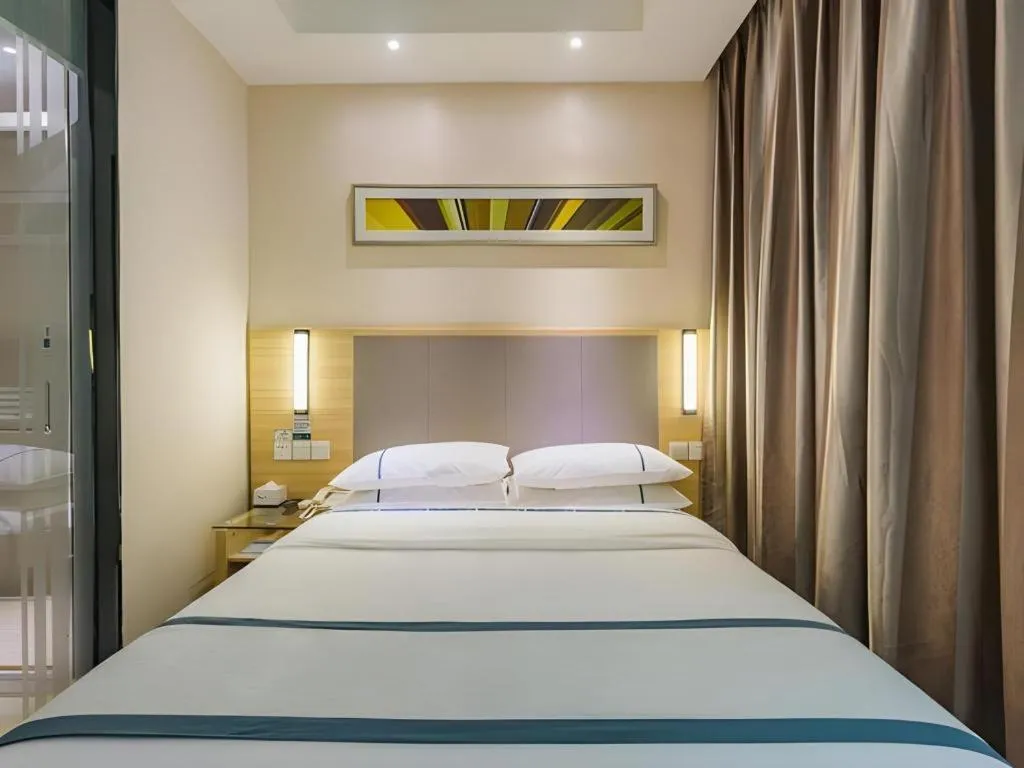 Bed in City Comfort Inn Guangzhou Tower Kecun Metro Station Dunhe
