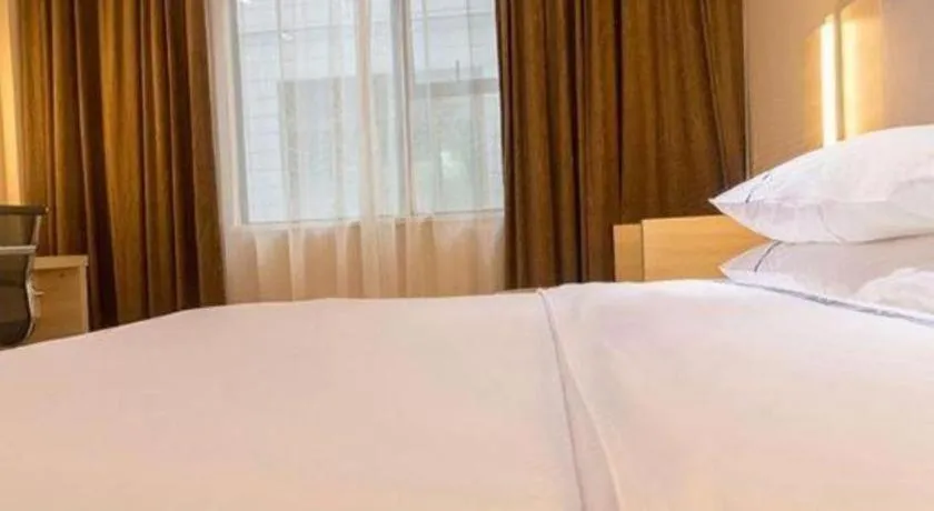 Bed in City Comfort Inn Guangzhou Zengcheng Yonghe Yongkang Road