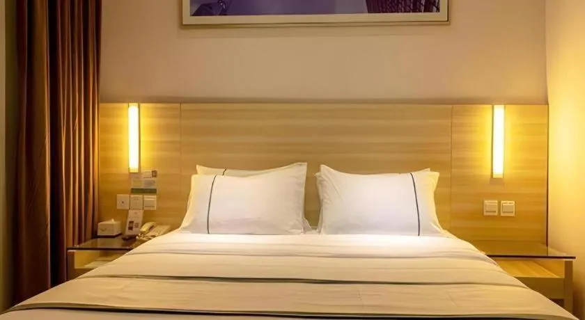 Bed in City Comfort Inn Guangzhou Zengcheng Yonghe Yongkang Road