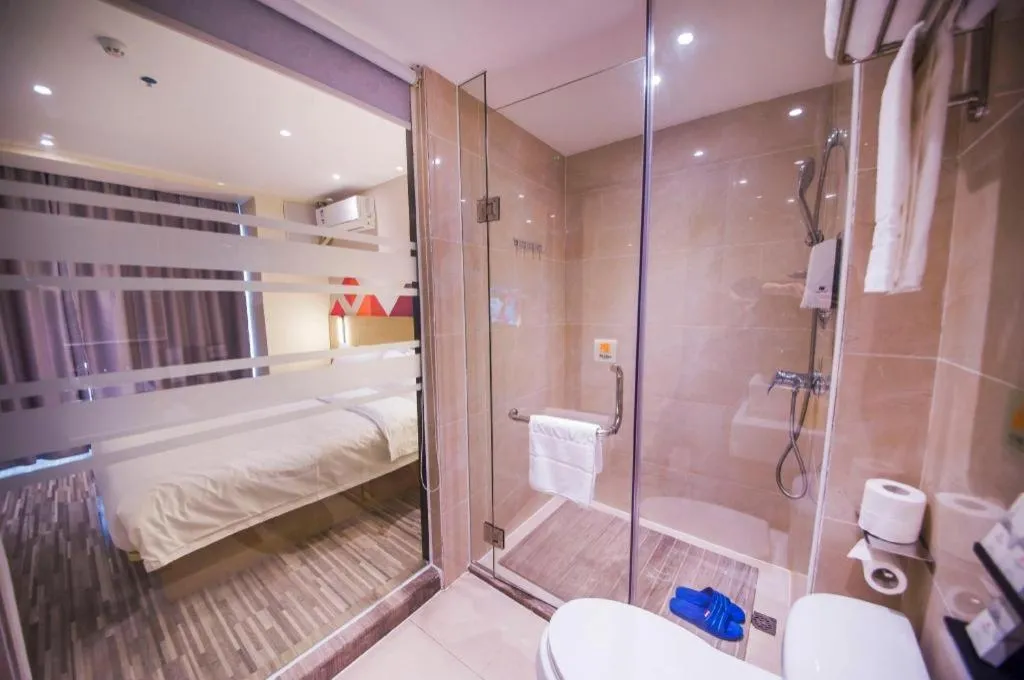 Bed in Borrman Hotel Guilin High-speed Railway North Station Evergrande Plaza