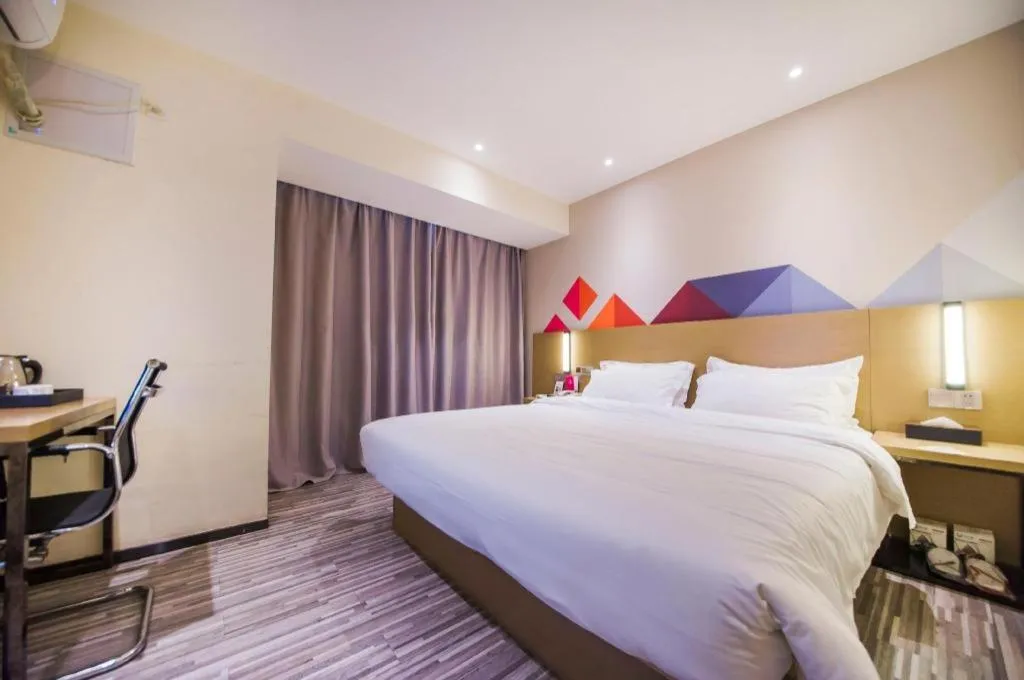 Bed in Borrman Hotel Guilin High-speed Railway North Station Evergrande Plaza