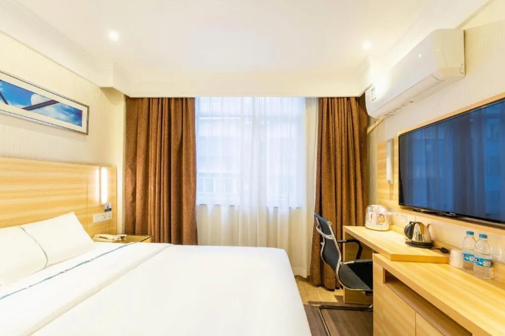 Bed in City Comfort Inn Guangzhou Luyuan Road Taojin Metro Station