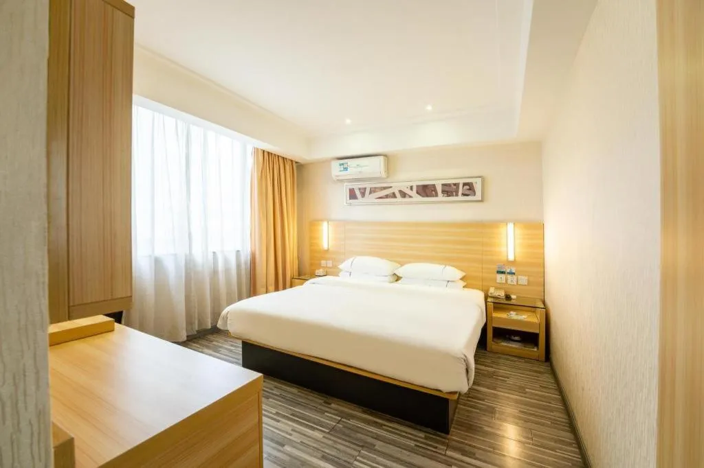 Bed in City Comfort Inn Guangzhou Luyuan Road Taojin Metro Station