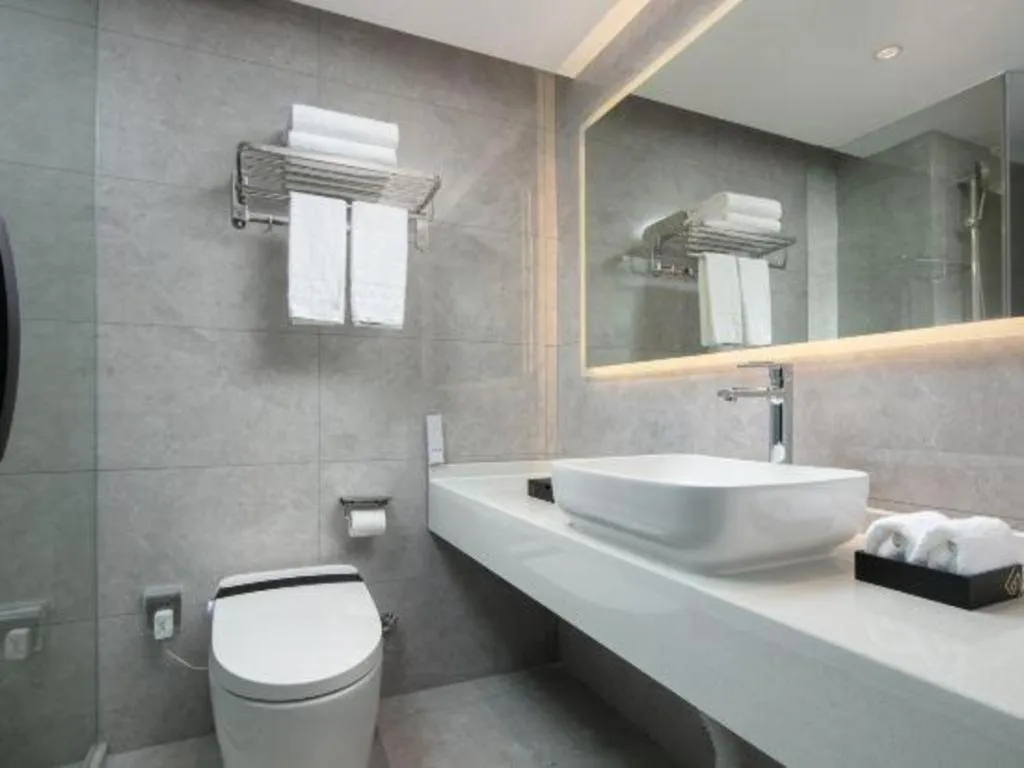 Borrman Hotel Qianjiang High-speed Railway Station Lobster City