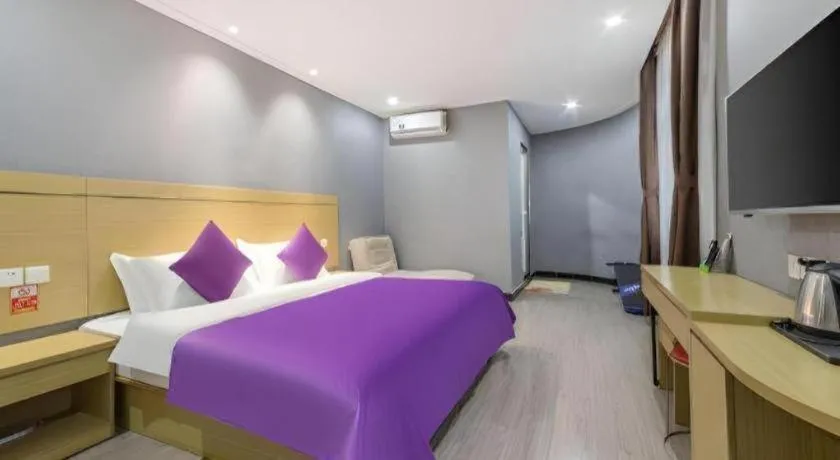 Bed in Ying Feng Yuan Hotel