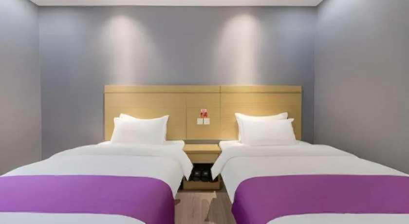 Bed in Ying Feng Yuan Hotel