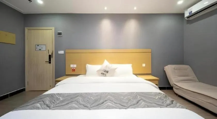 Bed in Ying Feng Yuan Hotel