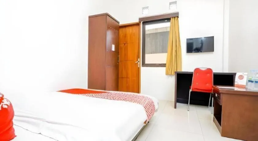 Bed in OYO Maleo Exclusive Residence near Universitas Kristen Maranatha
