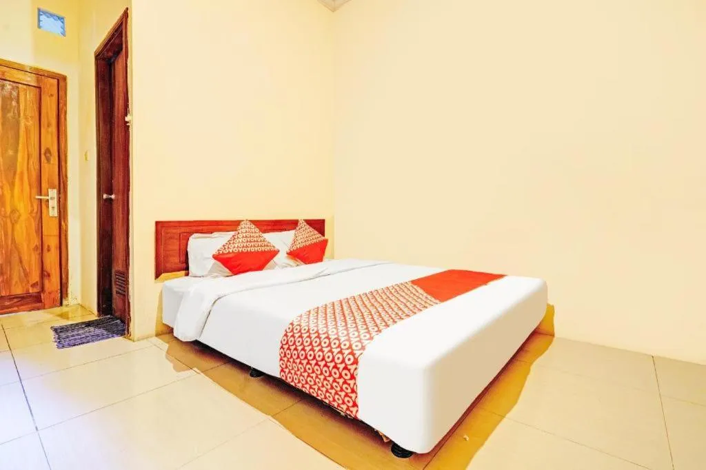 Bed in OYO Maleo Exclusive Residence near Universitas Kristen Maranatha