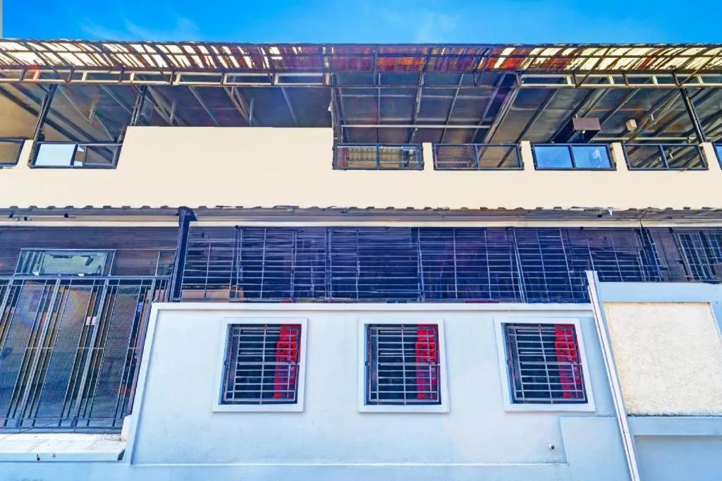 OYO Maleo Exclusive Residence near Universitas Kristen Maranatha