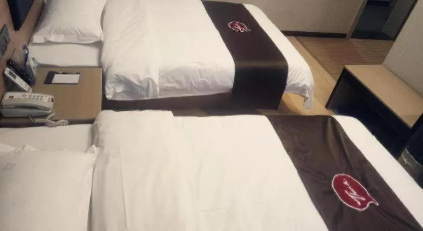 Bed in Thank Inn Plus Hotel Shandong Binzhou Zhanhua District Jinhai Six Road