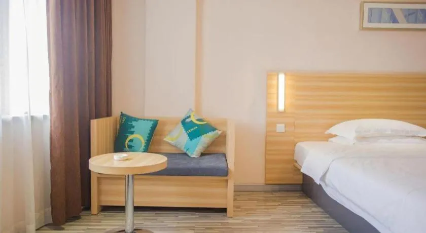Bed in City Comfort Inn Wuhan Tianhe Airport Julong Avenue Metro Station