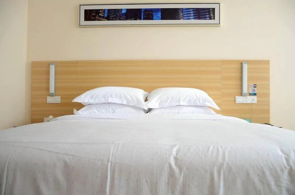 Bed in City Comfort Inn Wuhan Tianhe Airport Julong Avenue Metro Station