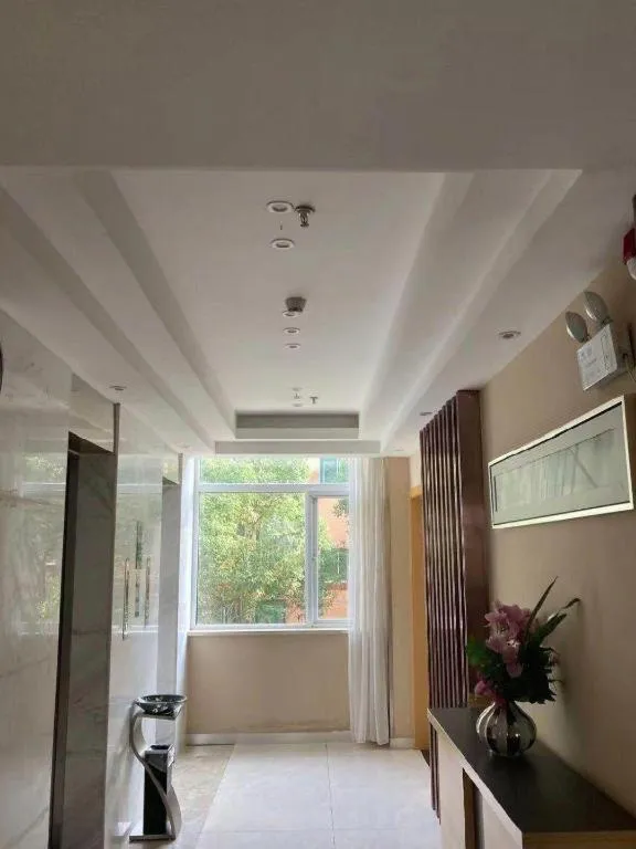 City Comfort Inn Wuhan Tianhe Airport Julong Avenue Metro Station