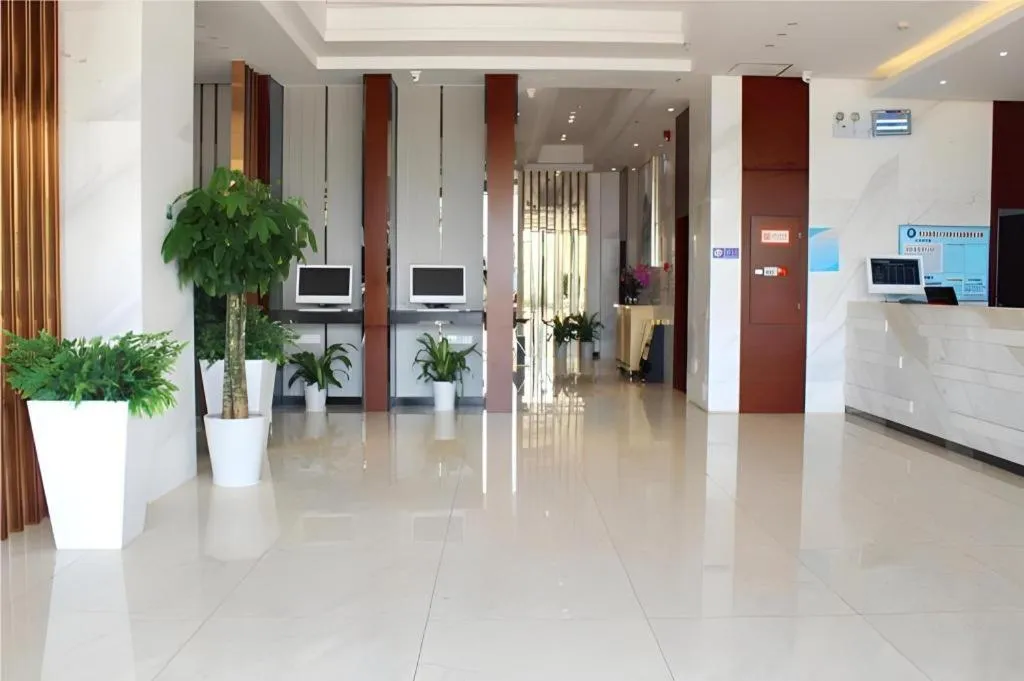 City Comfort Inn Wuhan Tianhe Airport Julong Avenue Metro Station