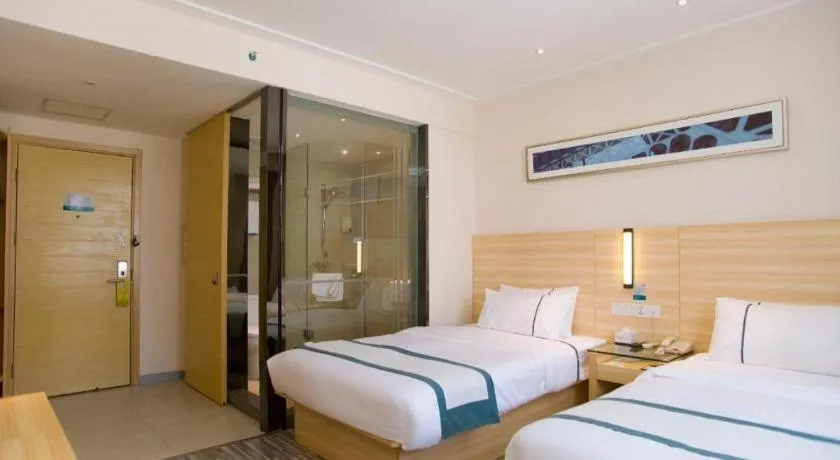 Bed in City Comfort Inn Guilin Xiangbi Mountain Park