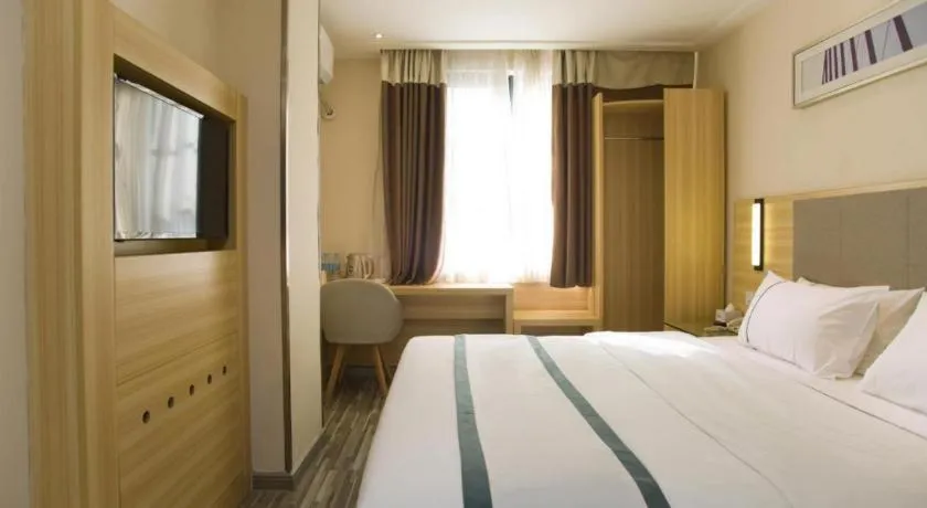 Bed in City Comfort Inn Guilin Xiangbi Mountain Park