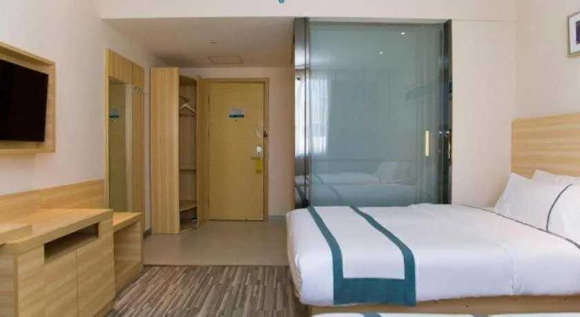 Bed in City Comfort Inn Guilin Xiangbi Mountain Park