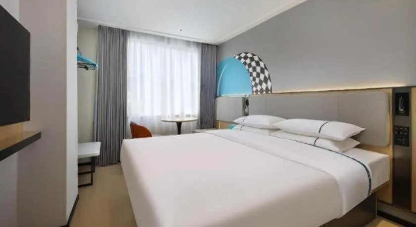 Bed in City Comfort Inn Guilin Xiangbi Mountain Park