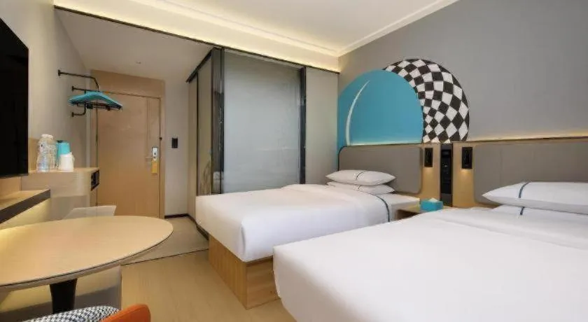 Bed in City Comfort Inn Guilin Xiangbi Mountain Park