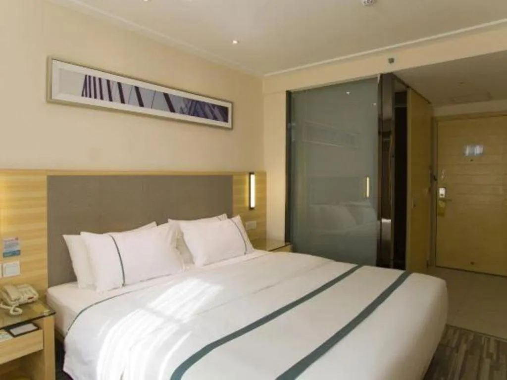 Bed in City Comfort Inn Guilin Xiangbi Mountain Park