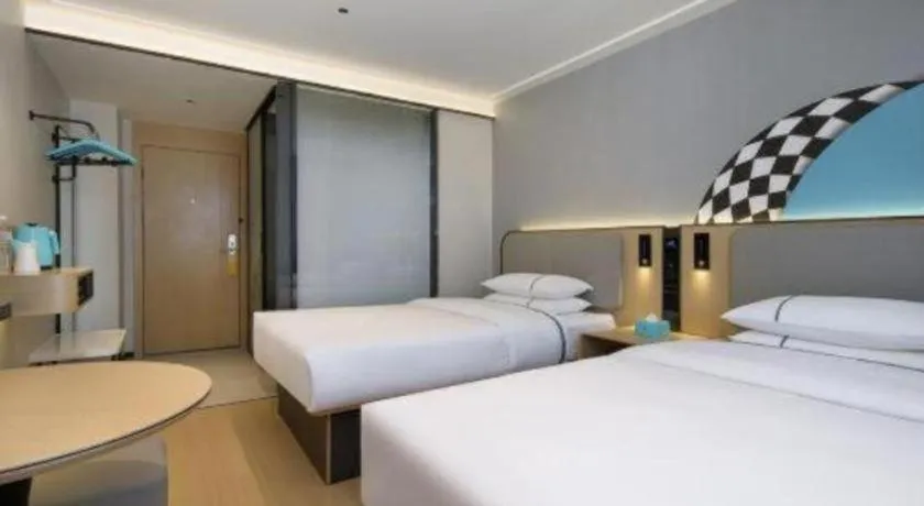 Bed in City Comfort Inn Guilin Xiangbi Mountain Park